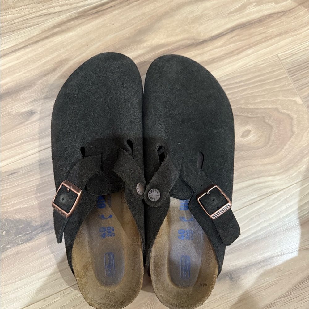 Birkenstock Boston Clogs in Mocha- Suede Slip-On in size 40eu or 9US